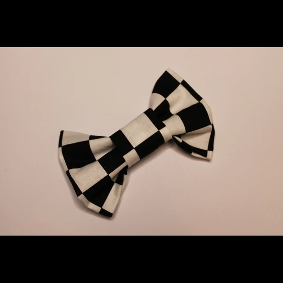 Checkered Bow - Picture 2 of 3